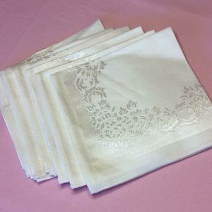 FINAL SALE PRICE 6 Pc Perfect & New 2 Tone Napkin Set